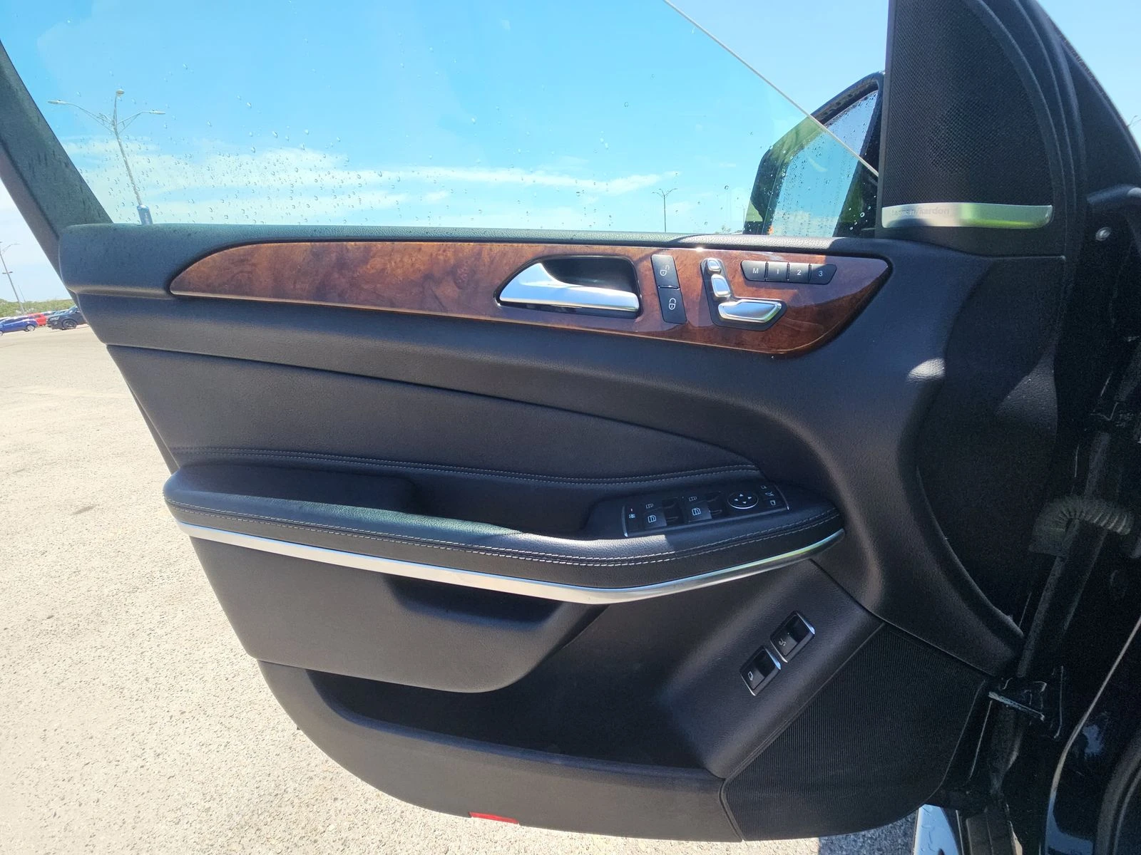 Mercedes-Benz GLS 500 Harman/Kardon* Обдух* Distronic* 360* Масаж* Пано* - изображение 7