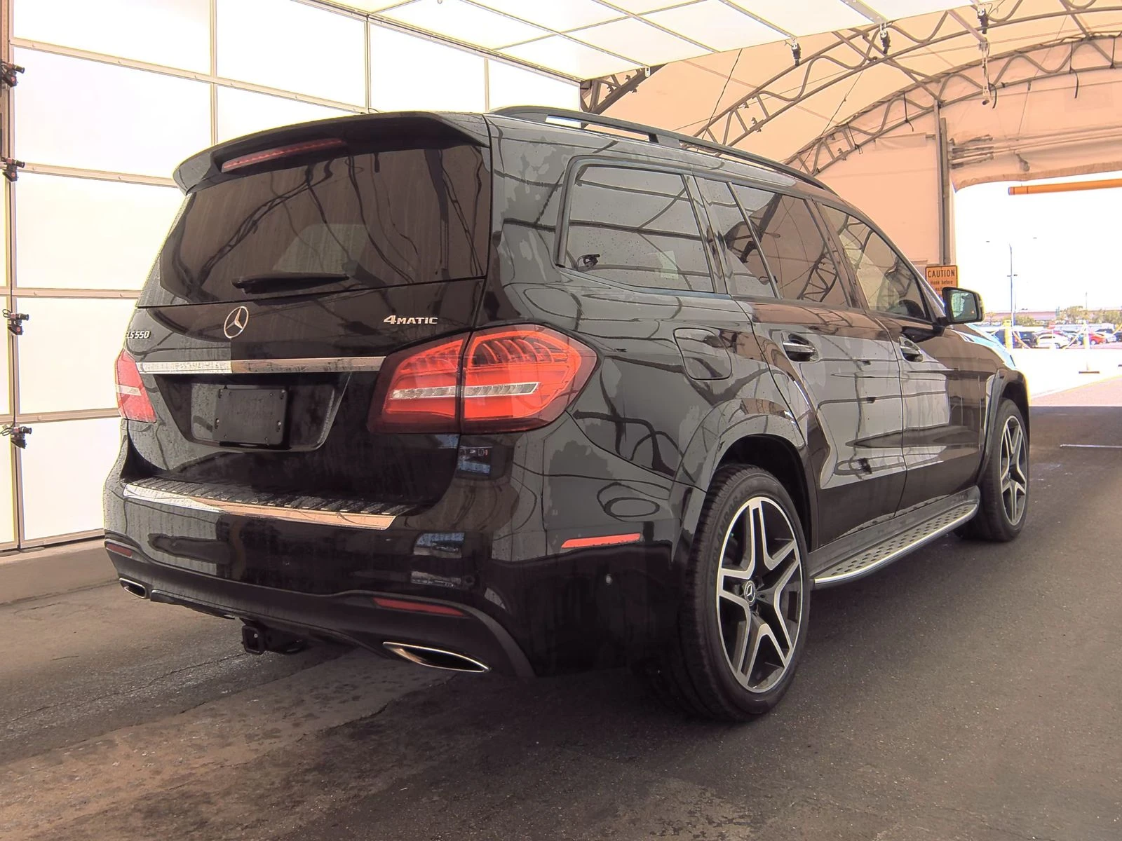 Mercedes-Benz GLS 500 Harman/Kardon* Обдух* Distronic* 360* Масаж* Пано* - изображение 4
