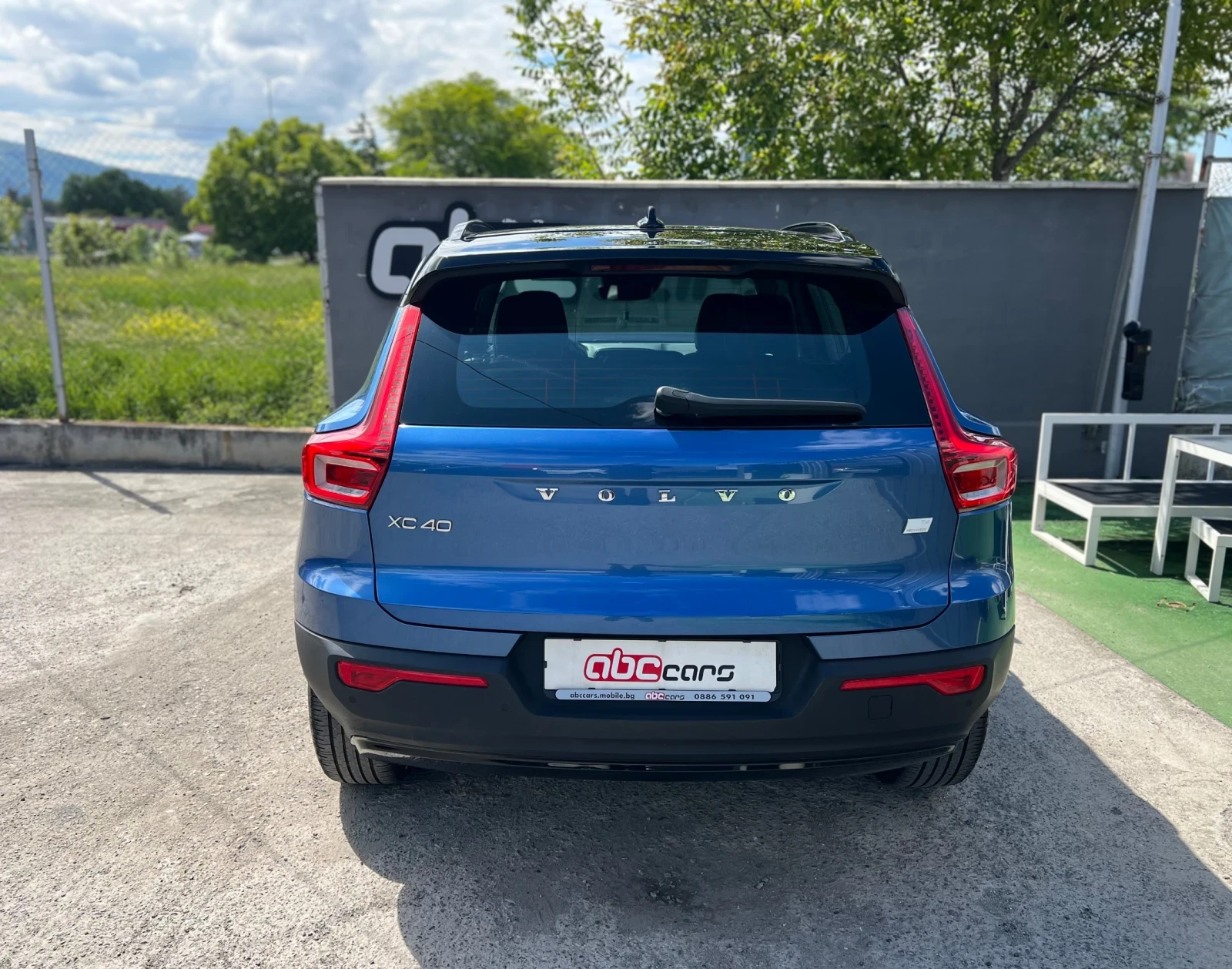 Volvo XC40 T4 Recharge Plug-in Hybrid - изображение 6
