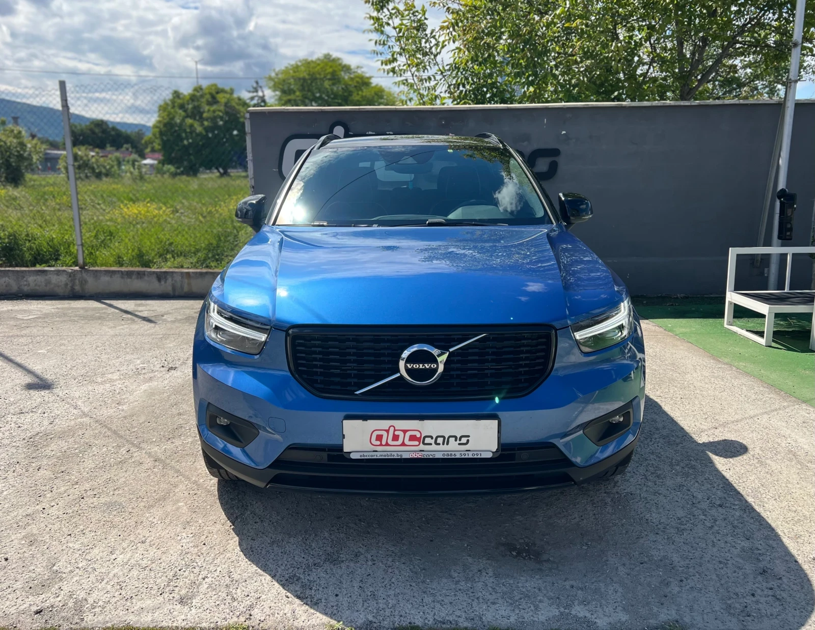 Volvo XC40 T4 Recharge Plug-in Hybrid - изображение 3
