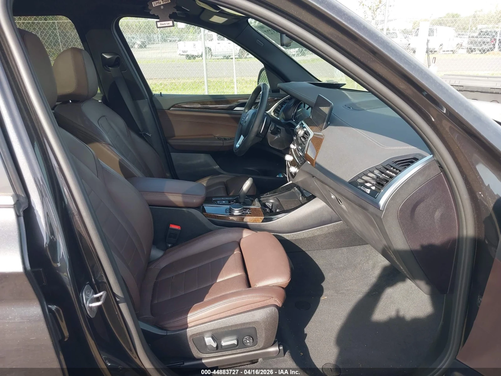 BMW X3 Digital* Обдухване* Панорама* Distronic* H&K, снимка 7 - Автомобили и джипове - 54369518