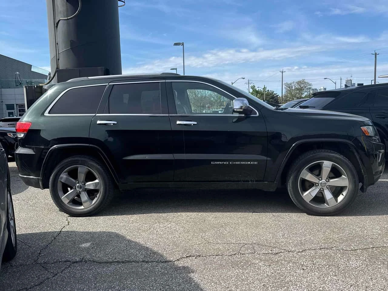 Jeep Grand cherokee * Overland* ДИСТРОНИК* ГЛАВНО ПРЕДСТАВИТЕЛСТВО* , снимка 4 - Автомобили и джипове - 54701459