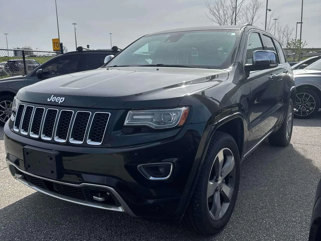 Jeep Grand cherokee * Overland* ДИСТРОНИК* ГЛАВНО ПРЕДСТАВИТЕЛСТВО* , снимка 2 - Автомобили и джипове - 54701459