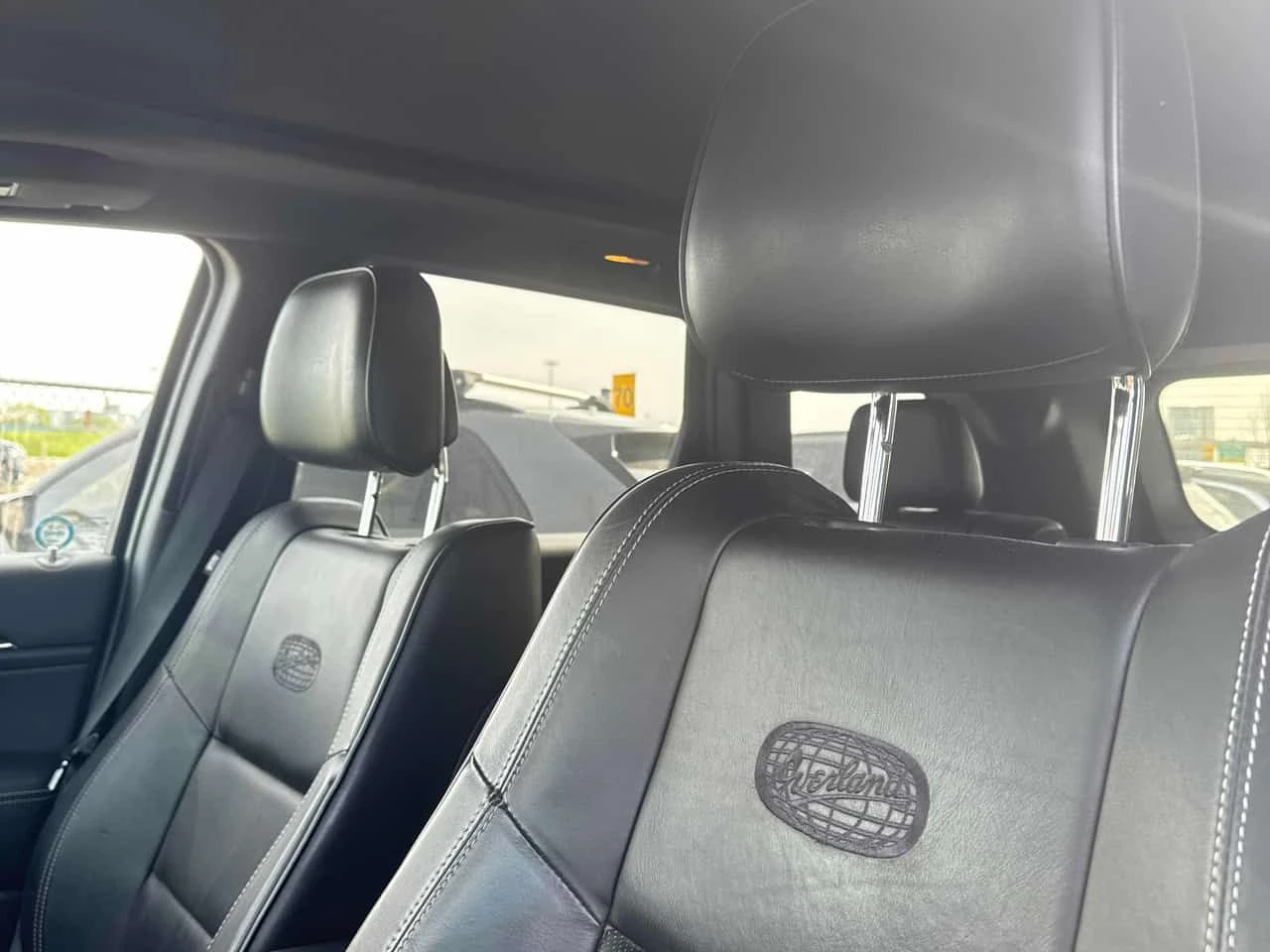 Jeep Grand cherokee * Overland* ДИСТРОНИК* ГЛАВНО ПРЕДСТАВИТЕЛСТВО* , снимка 10 - Автомобили и джипове - 54701459