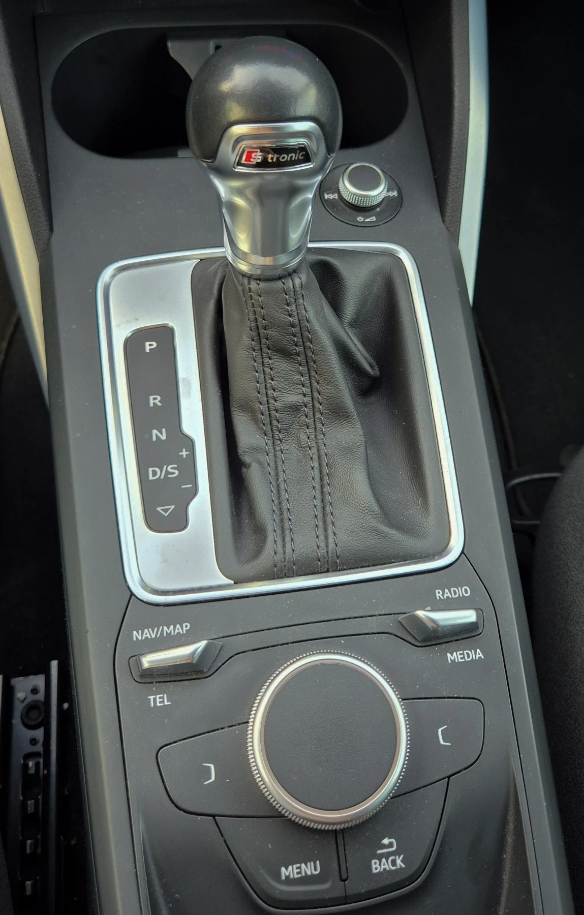 Audi Q2 2.0 TDI, QUATTRO, S-Tronic, снимка 10 - Автомобили и джипове - 54948401