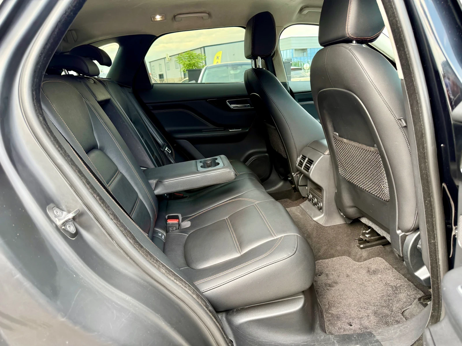 Jaguar F-PACE 2.0WD, снимка 14 - Автомобили и джипове - 55325554