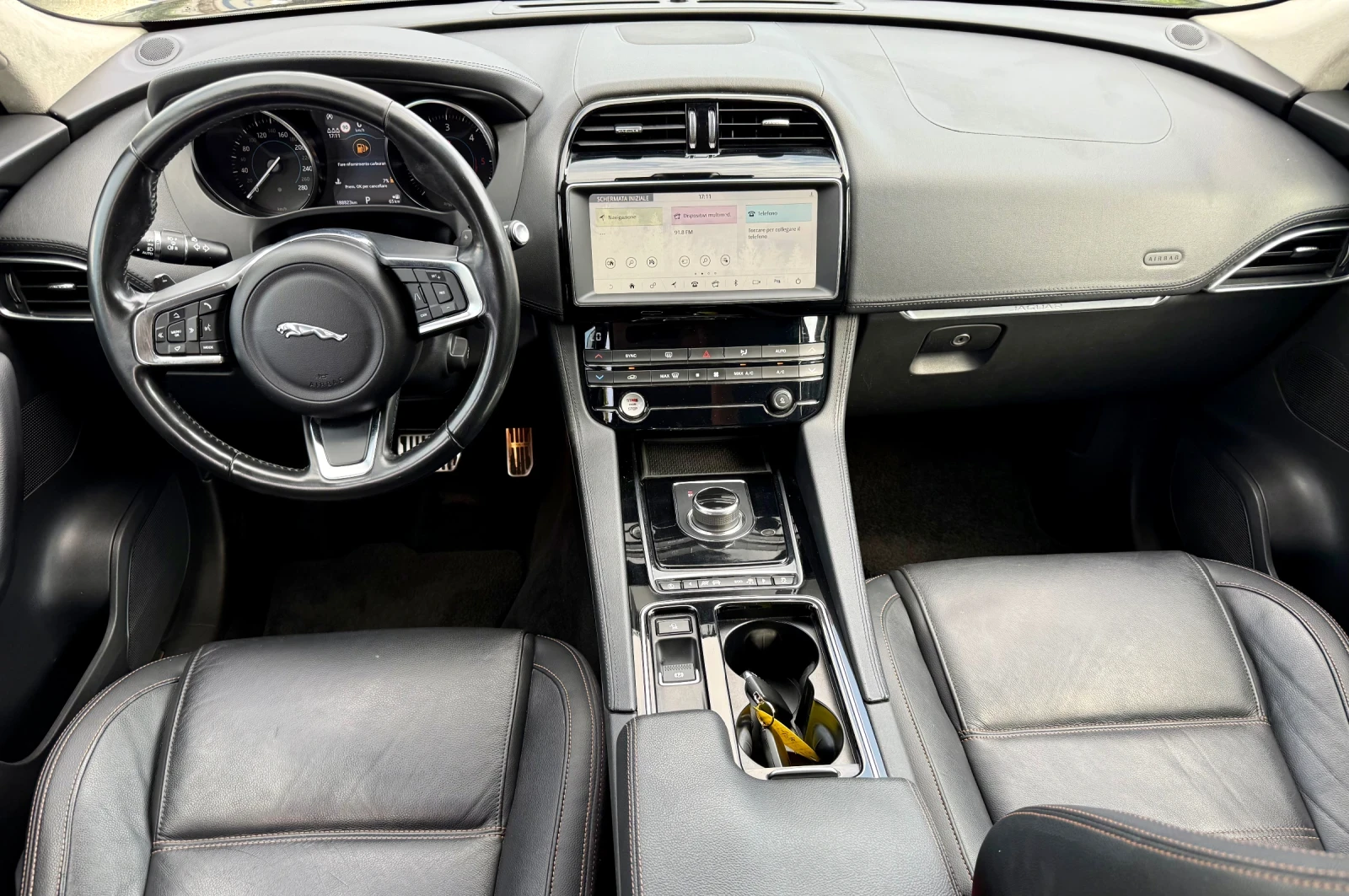 Jaguar F-PACE 2.0WD, снимка 11 - Автомобили и джипове - 55325554