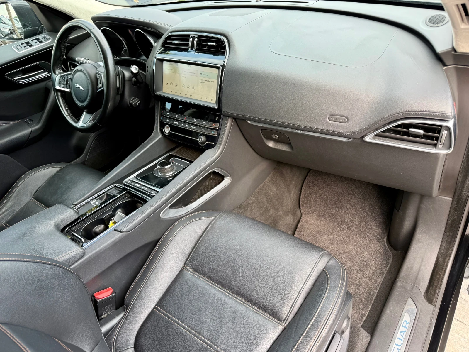 Jaguar F-PACE 2.0WD, снимка 10 - Автомобили и джипове - 55325554