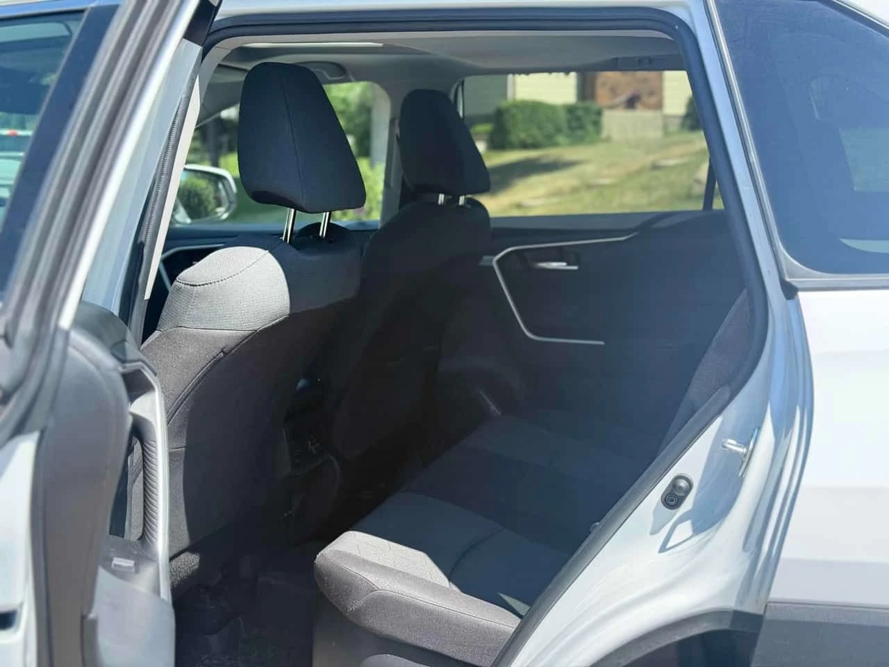 Toyota Rav4 * HYBRID XLE * AWD * CARFAX * , снимка 11 - Автомобили и джипове - 55566221