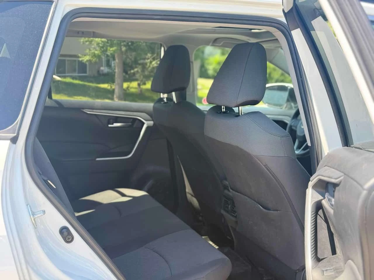 Toyota Rav4 * HYBRID XLE * AWD * CARFAX * , снимка 15 - Автомобили и джипове - 55566221
