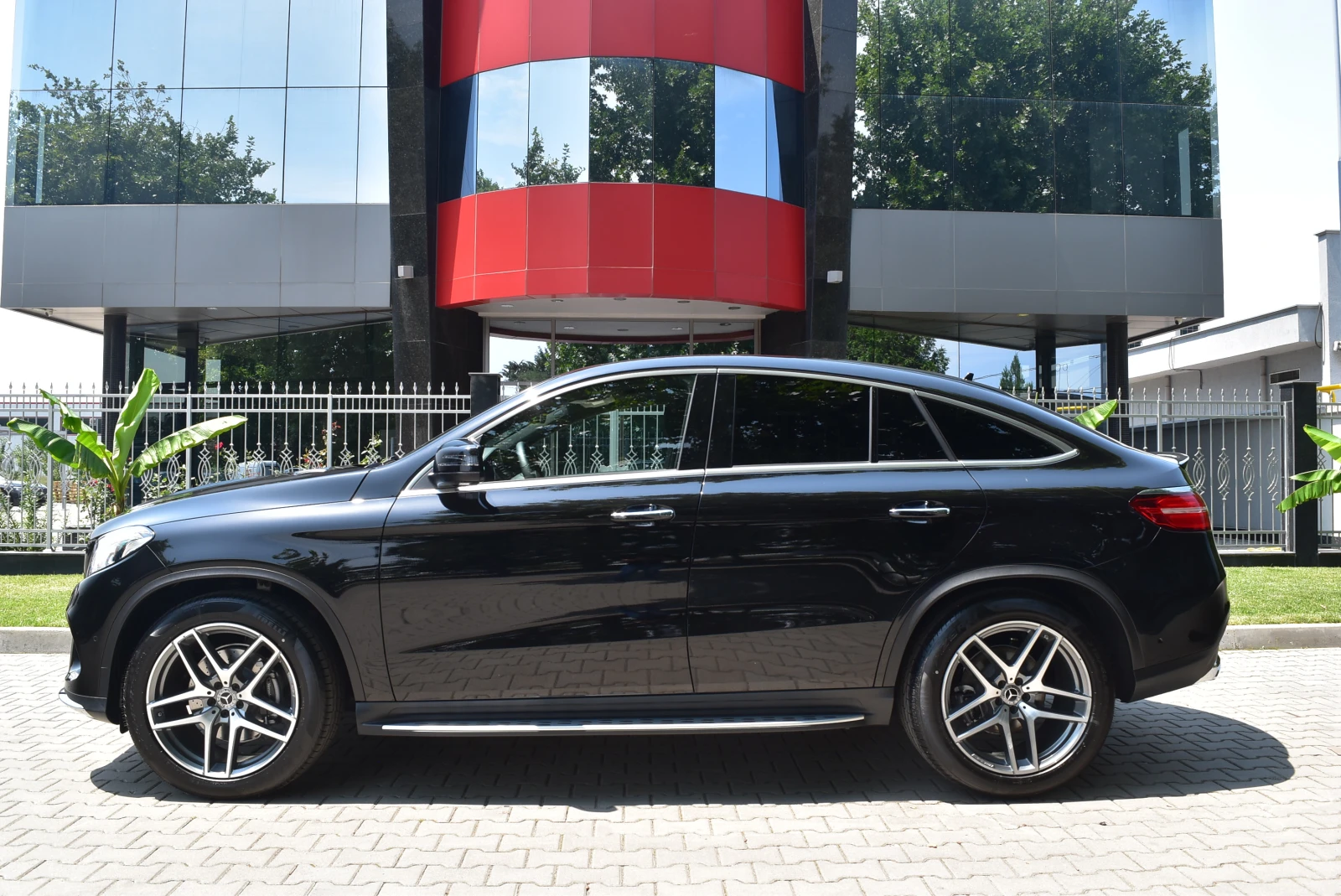 Mercedes-Benz GLE 350 d 4M AMG, снимка 3 - Автомобили и джипове - 55664011