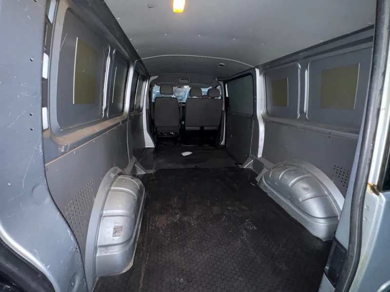 VW Transporter 2.5тди 174к.с LONG-MAXI, снимка 9 - Бусове и автобуси - 52436865