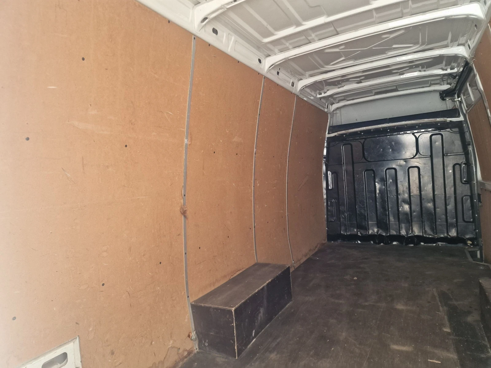 Iveco 35c13 Макси 4.60м, снимка 8 - Бусове и автобуси - 54777759