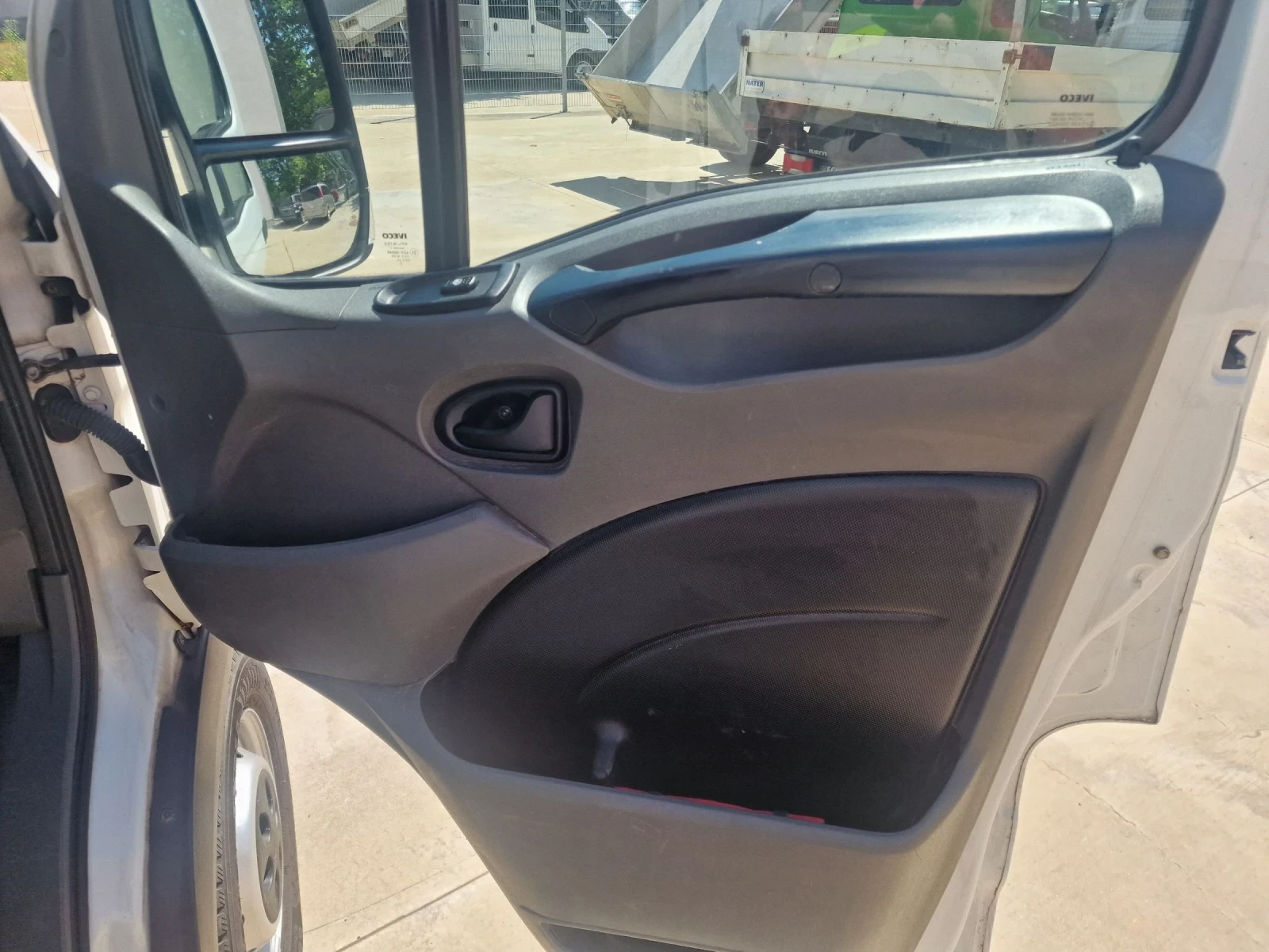 Iveco 35c13 Макси 4.60м, снимка 11 - Бусове и автобуси - 54777759