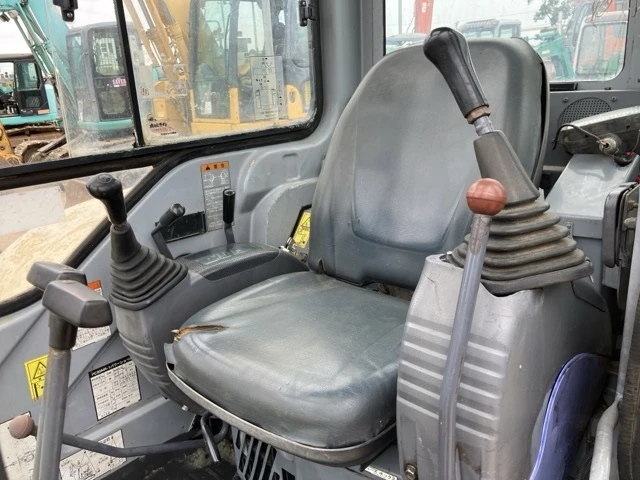 Багер Komatsu PC30MR-1 * ОЧАКВАН 30.10.2026!!!, снимка 8 - Индустриална техника - 55118024