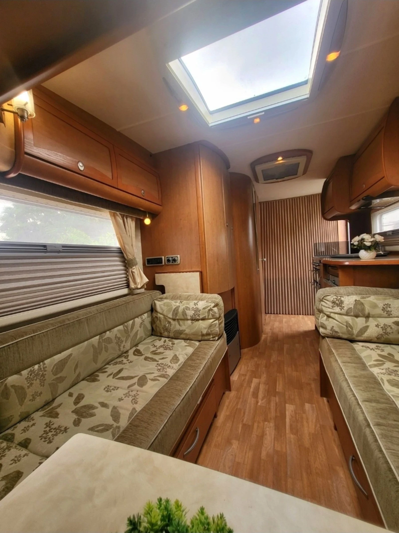 Каравана Други Bessacarr Cameo 535 SL, снимка 11 - Каравани и кемпери - 54889642