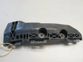 Водач, държач задна броня ляв Тойота Рав 4 2.2д