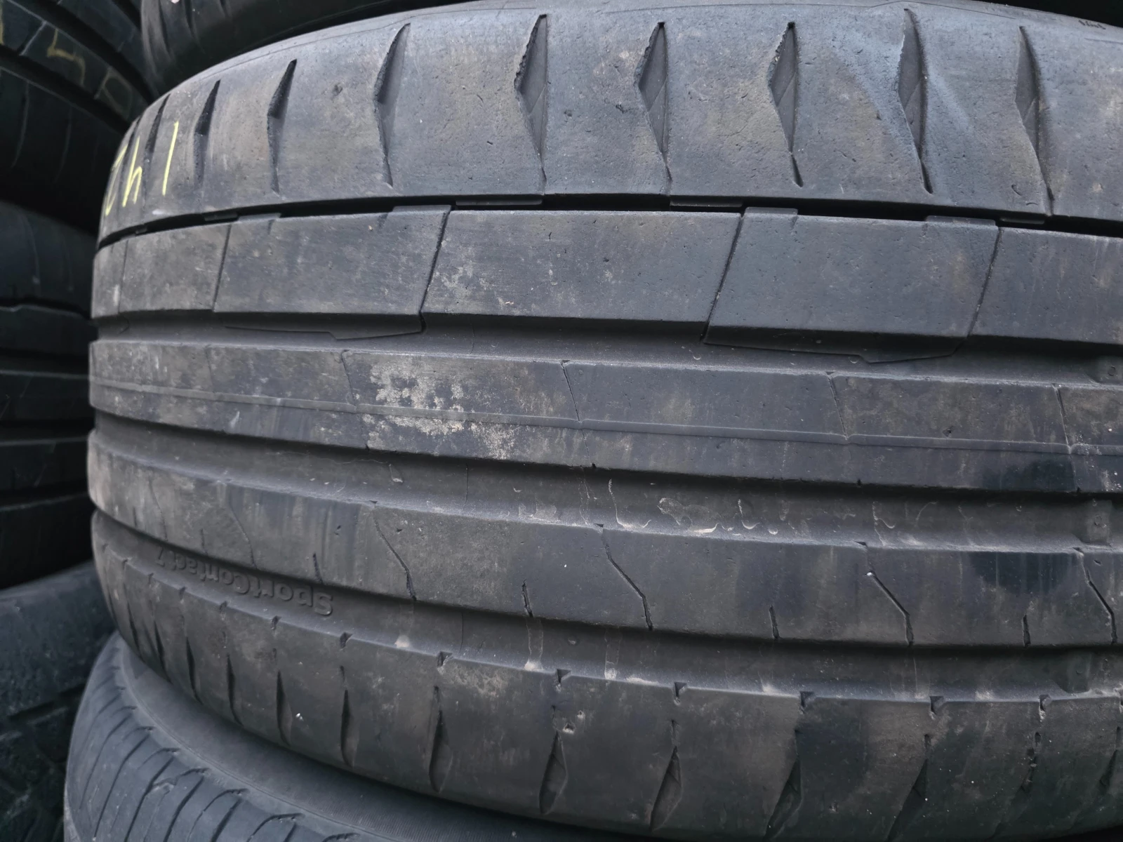 Гуми Летни 255/40R21, снимка 4 - Гуми и джанти - 55498471