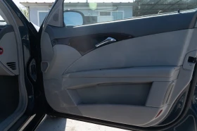 Mercedes-Benz E 240 2004 = TOP = ПОДГРЕВ = АВТОМАТ = ЛИЗИНГ, снимка 12