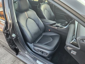 Toyota Camry 56000.km, снимка 16