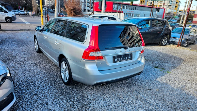 Volvo V70 D4-181kc-Distronic, снимка 6 - Автомобили и джипове - 44861869