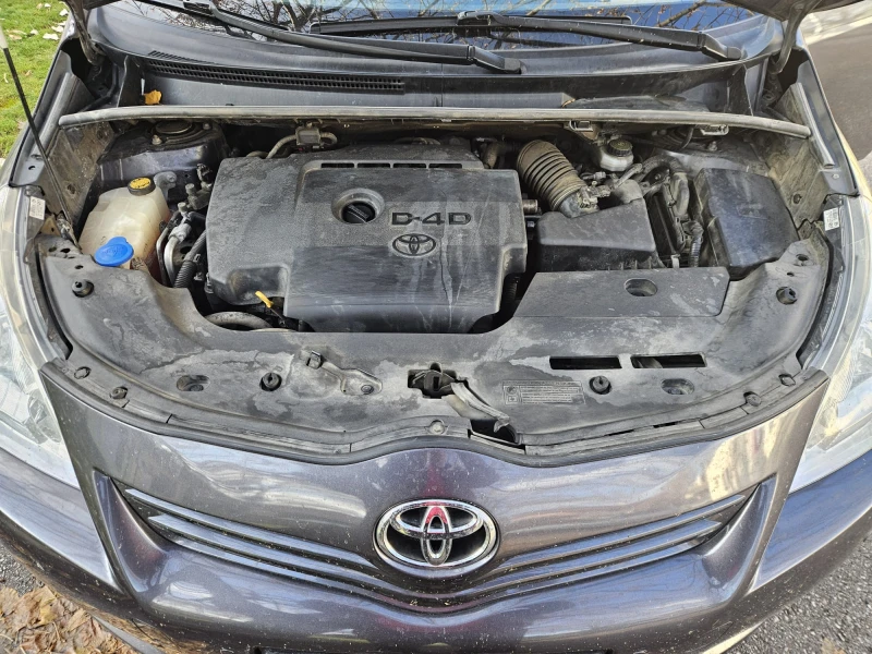 Toyota Verso, снимка 8 - Автомобили и джипове - 48269924