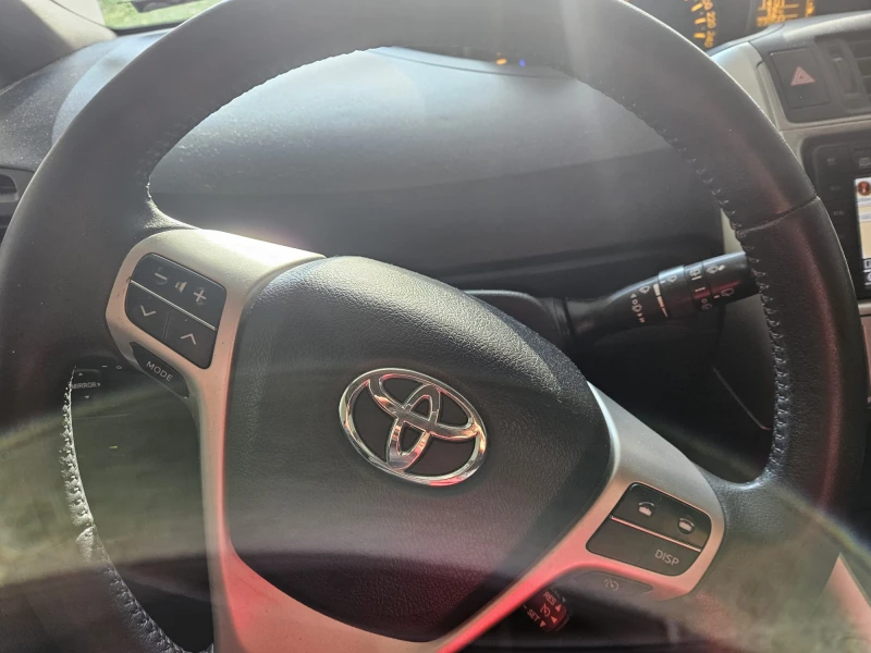 Toyota Verso, снимка 16 - Автомобили и джипове - 48269924