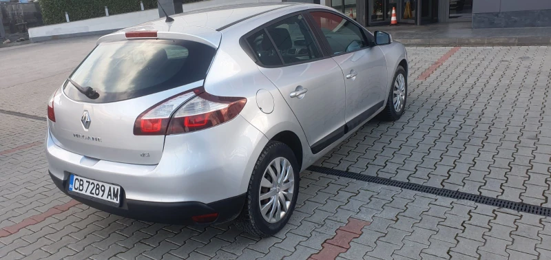 Renault Megane, снимка 4 - Автомобили и джипове - 48444023