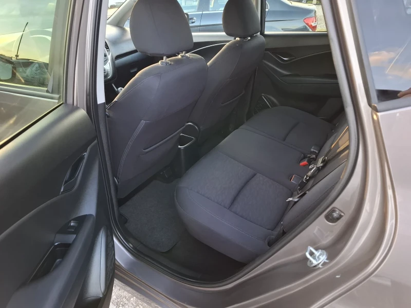 Hyundai Ix20 1.6i, снимка 11 - Автомобили и джипове - 50139411