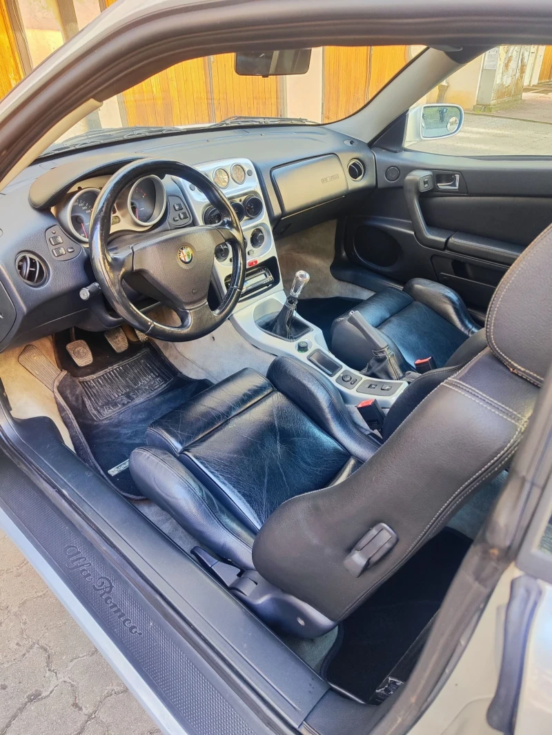 Alfa Romeo Gtv 2.0 TS, снимка 12 - Автомобили и джипове - 52721336