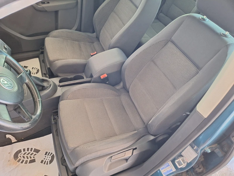 VW Touran 2.0TDI , снимка 12 - Автомобили и джипове - 51590310