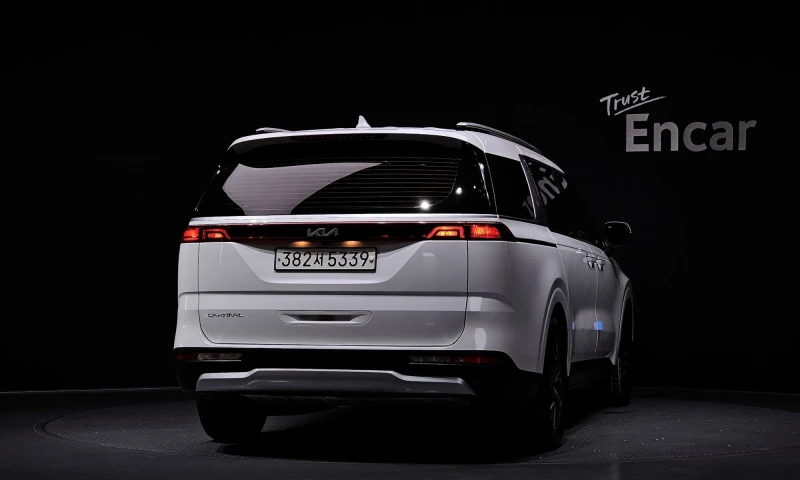 Kia Carnival Gasoline 9, снимка 4 - Автомобили и джипове - 51905046