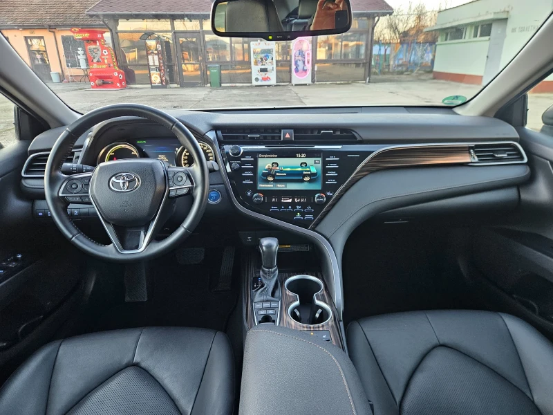 Toyota Camry 56000.km, снимка 10 - Автомобили и джипове - 52907079