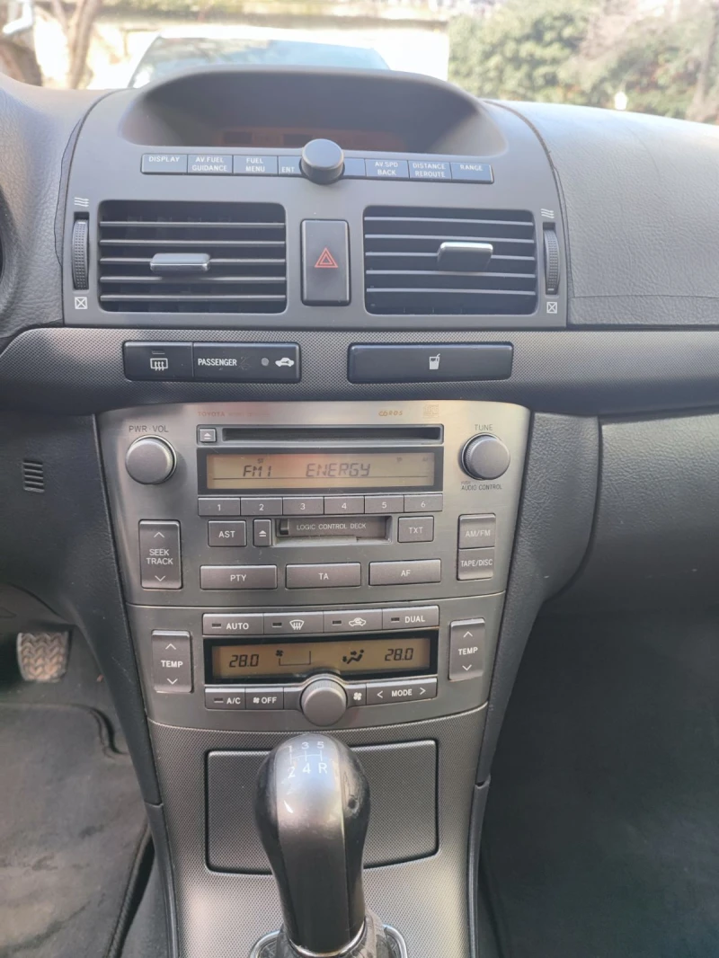 Toyota Avensis, снимка 10 - Автомобили и джипове - 53283533