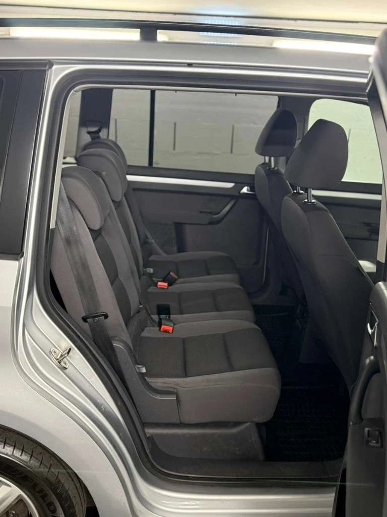 VW Touran 1.6 105 диезел, снимка 4 - Автомобили и джипове - 52669381