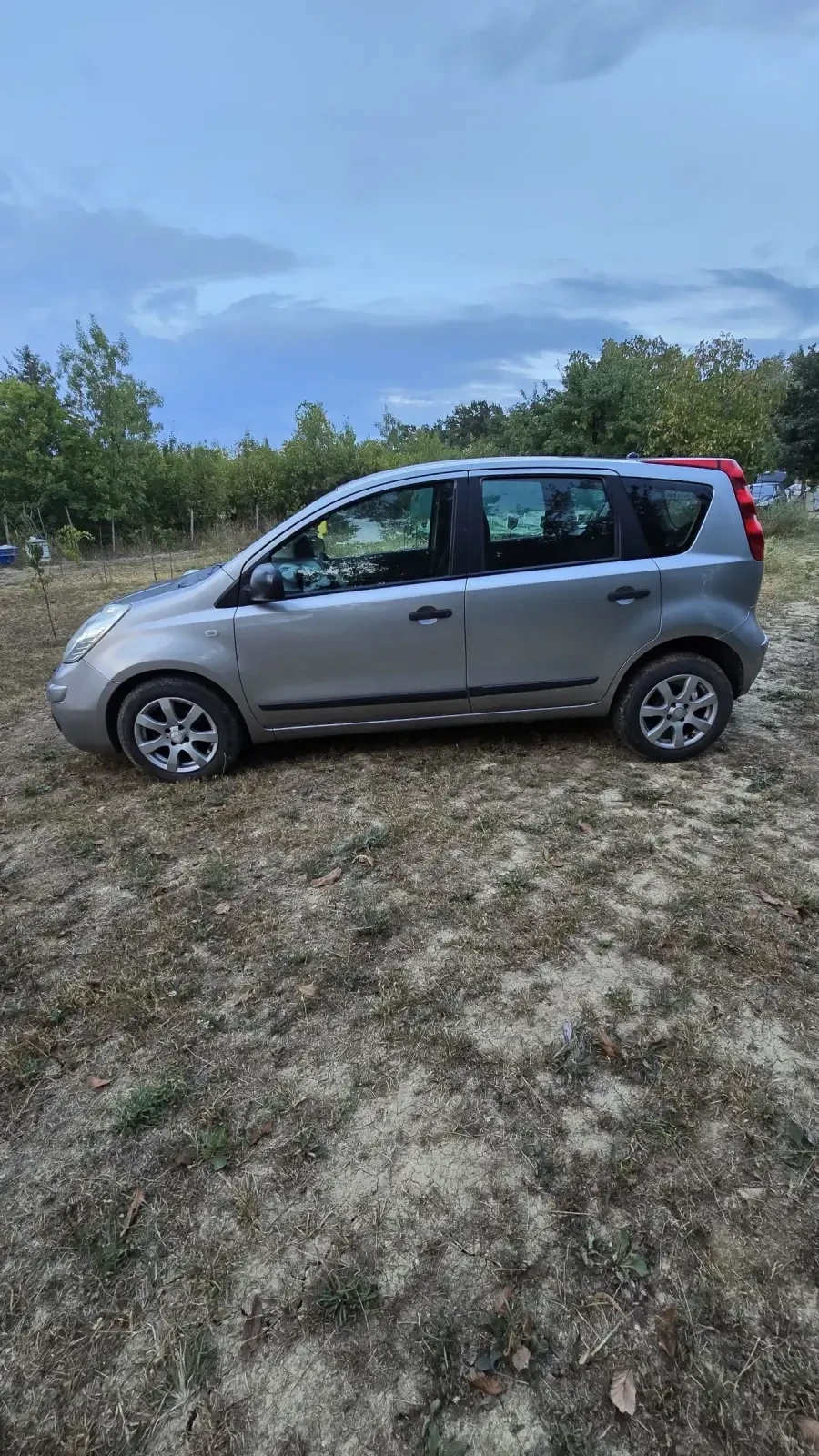 Nissan Note 1.4 бензин 88 к.с - изображение 8