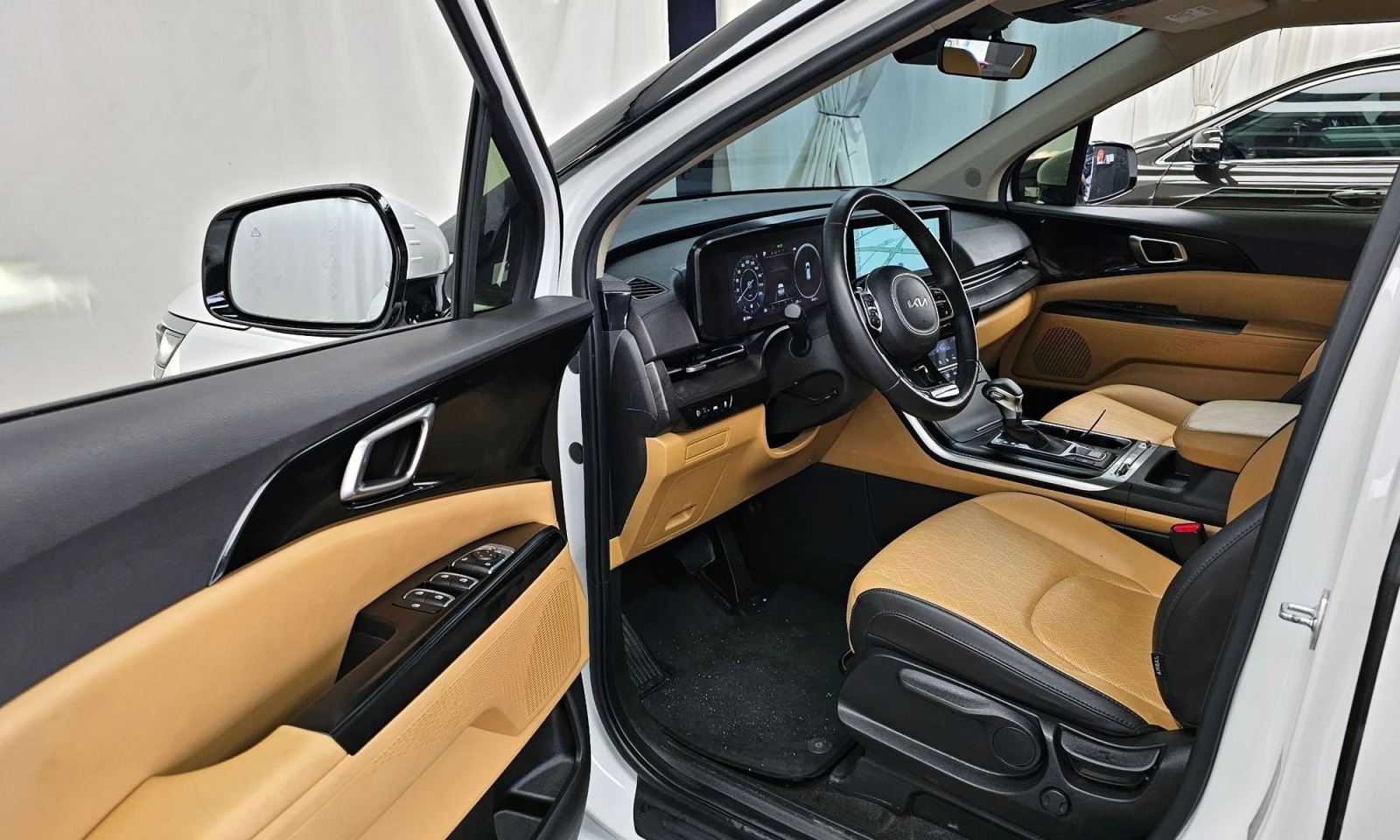 Kia Carnival Gasoline 9 | Mobile.bg   10