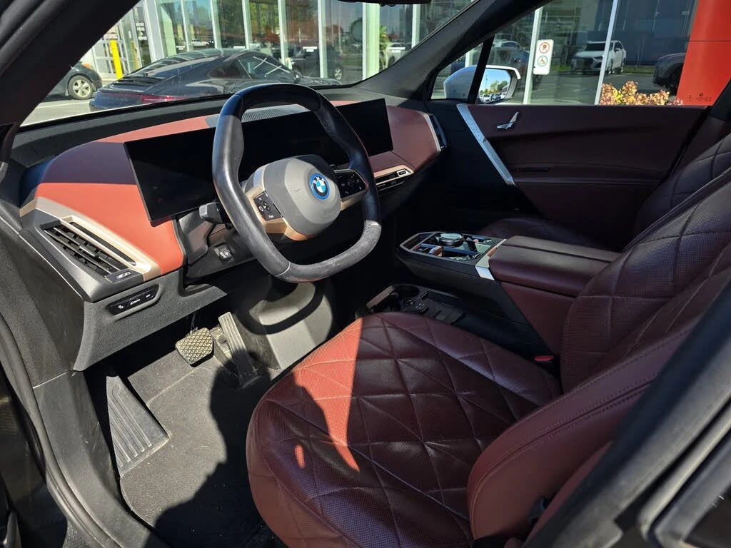 BMW iX xDrive40* Distronic* Камера* Шибидах*  - изображение 10