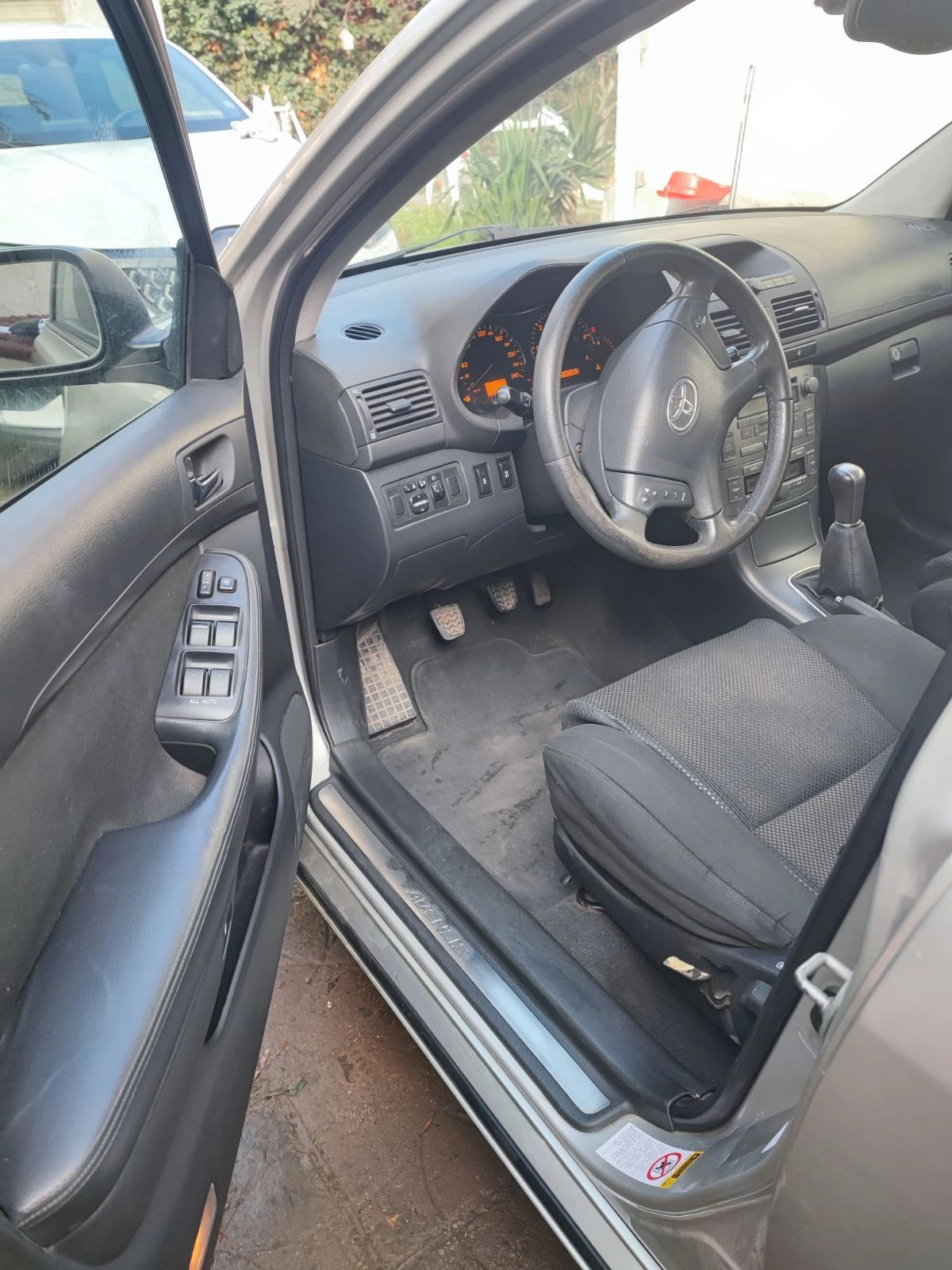 Toyota Avensis  - изображение 9