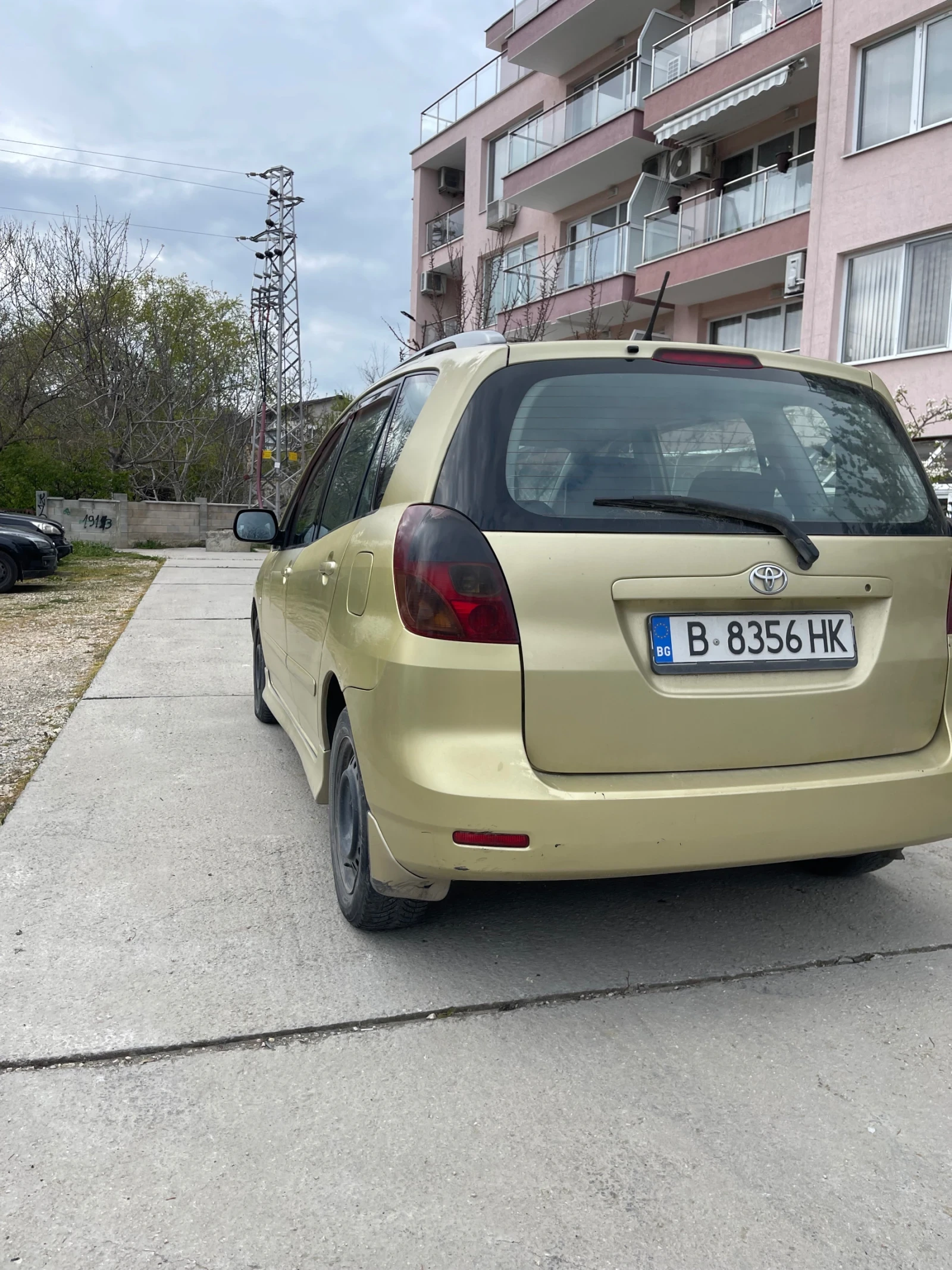 Toyota Corolla verso, снимка 3 - Автомобили и джипове - 54285729