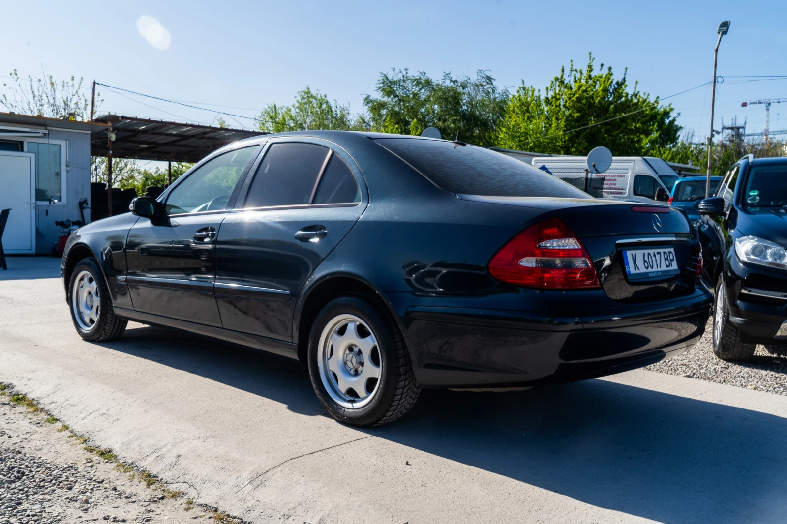 Mercedes-Benz E 240 2004 = TOP = ПОДГРЕВ = АВТОМАТ = ЛИЗИНГ, снимка 6 - Автомобили и джипове - 54336207