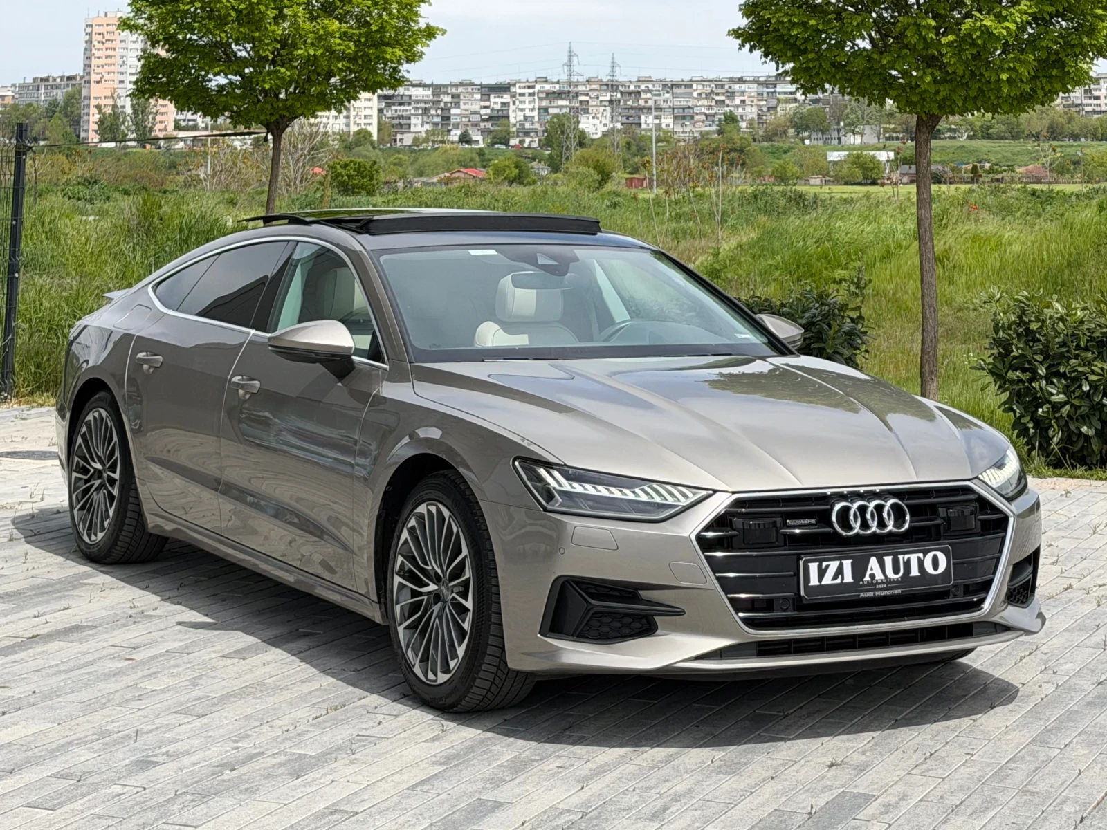 Audi A7 50TFSIe/PANORAMA/BANG&OLFUSEN/DISTRONIC/LIZING, снимка 2 - Автомобили и джипове - 54526431
