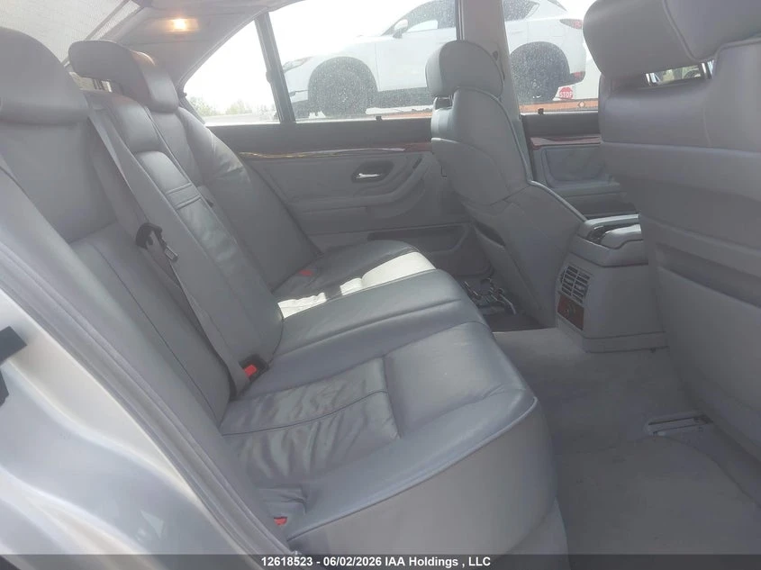 BMW 740 Автокредит Цена до България, снимка 14 - Автомобили и джипове - 55220369