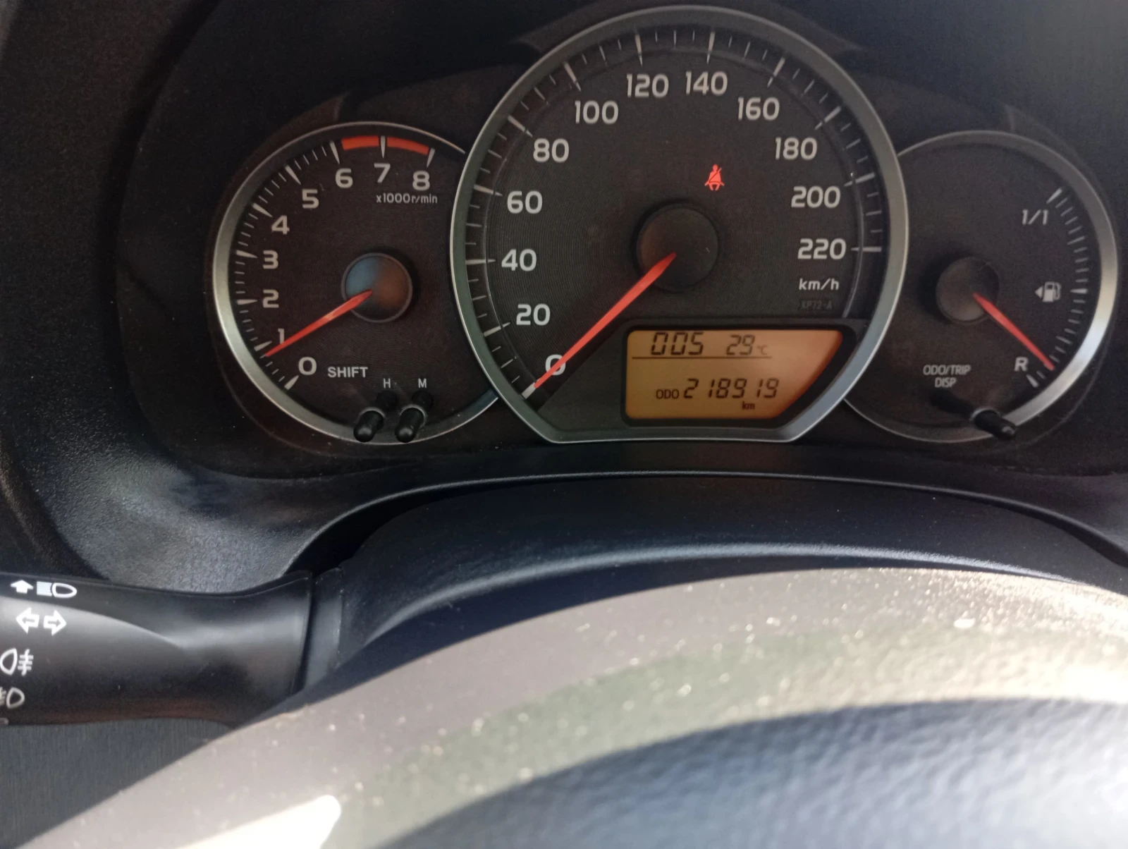 Toyota Yaris 1.3 бензин , снимка 11 - Автомобили и джипове - 55569775