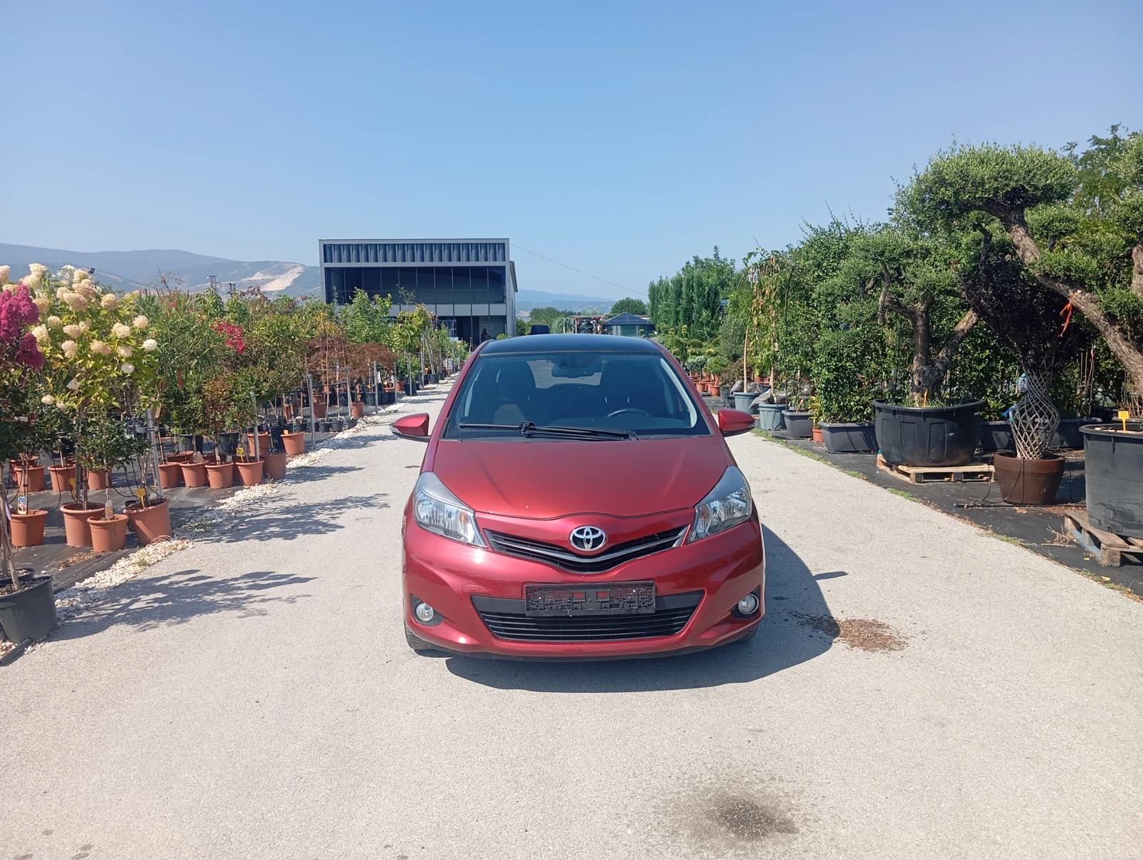 Toyota Yaris 1.3 бензин , снимка 7 - Автомобили и джипове - 55569775
