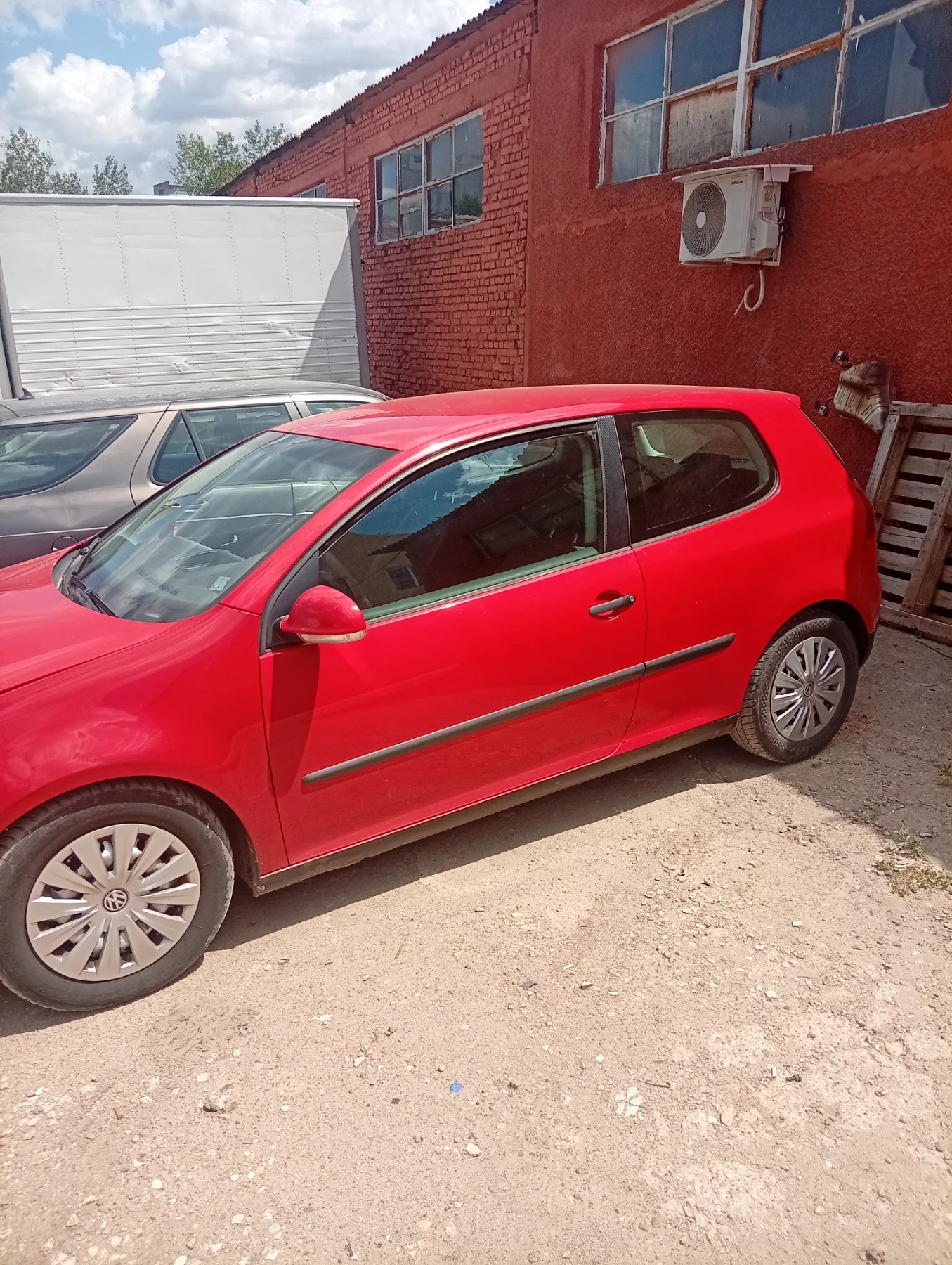 VW Golf 1.9 tdi, снимка 3 - Автомобили и джипове - 55748847