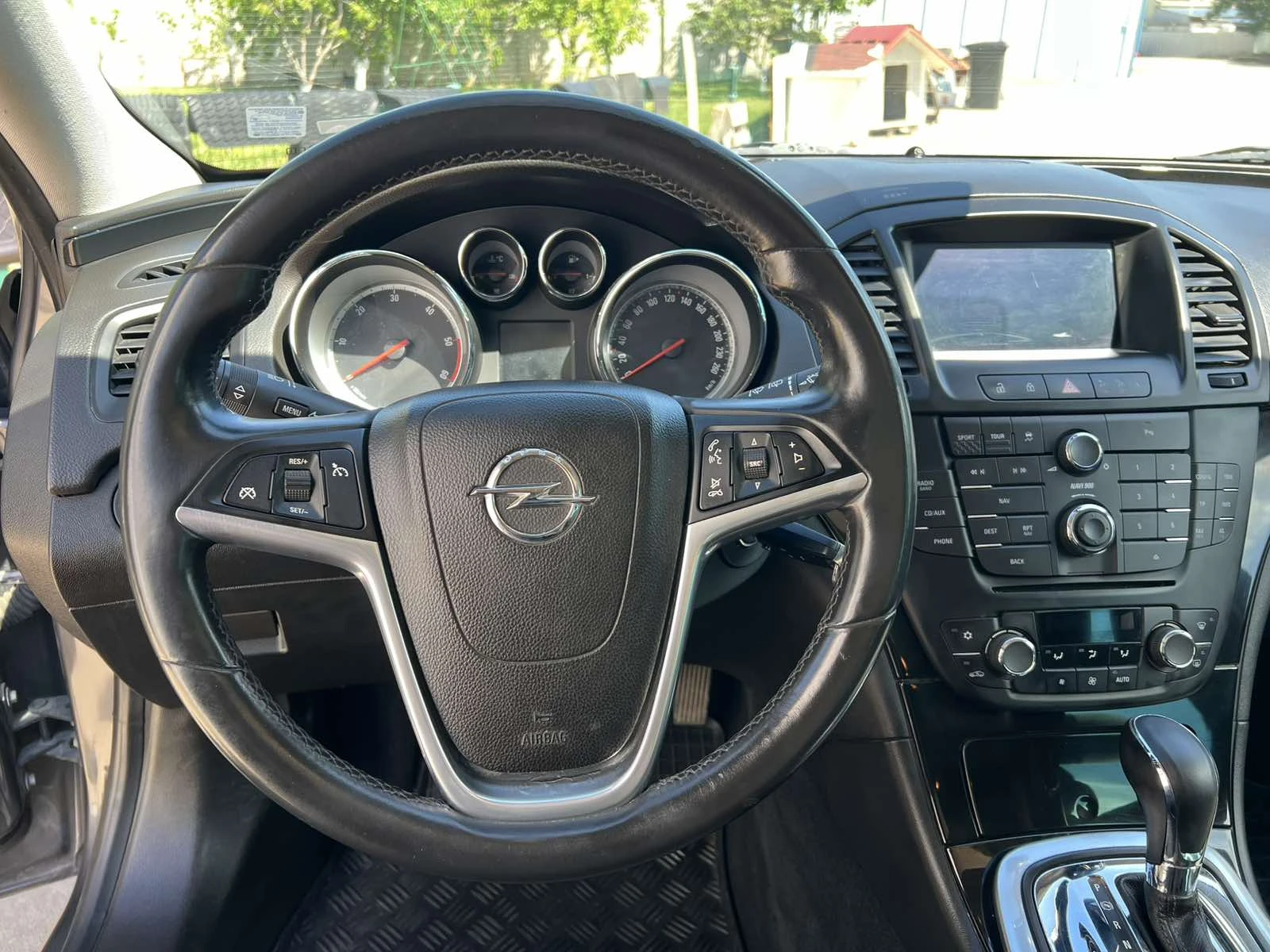 Opel Insignia 2.0CDTI, снимка 9 - Автомобили и джипове - 55881549