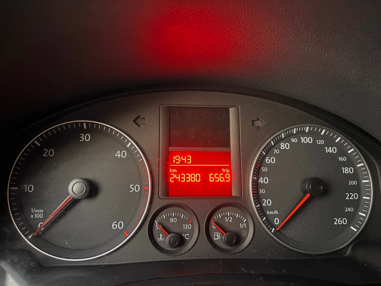 VW Golf 1.9TDI, снимка 9 - Автомобили и джипове - 55955298