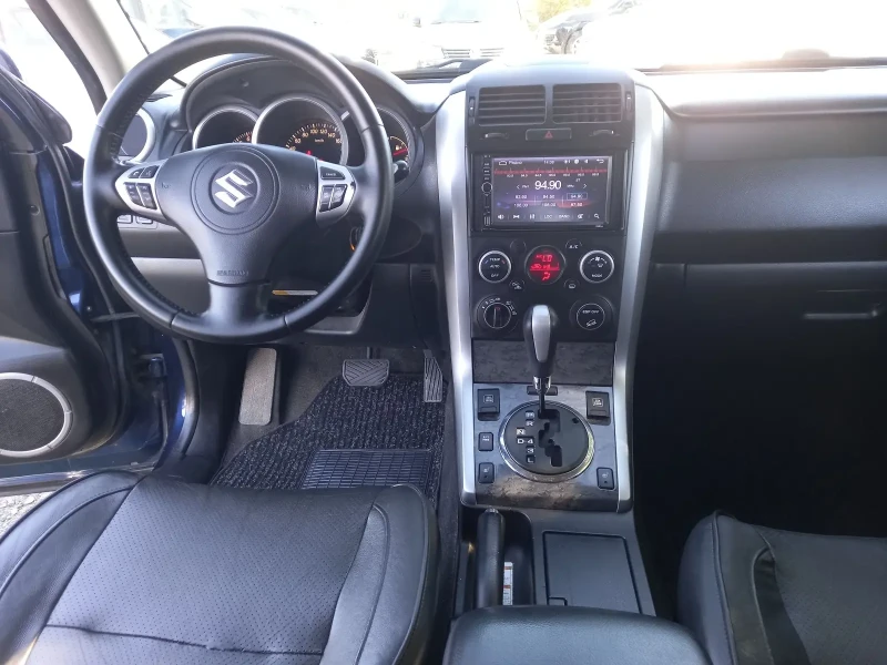 Suzuki Grand vitara 3.2i 233k.c. kyless go, facelift, снимка 9 - Автомобили и джипове - 47439464