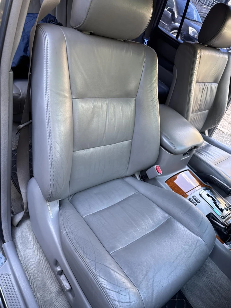 Toyota Land cruiser J100, снимка 8 - Автомобили и джипове - 52946617